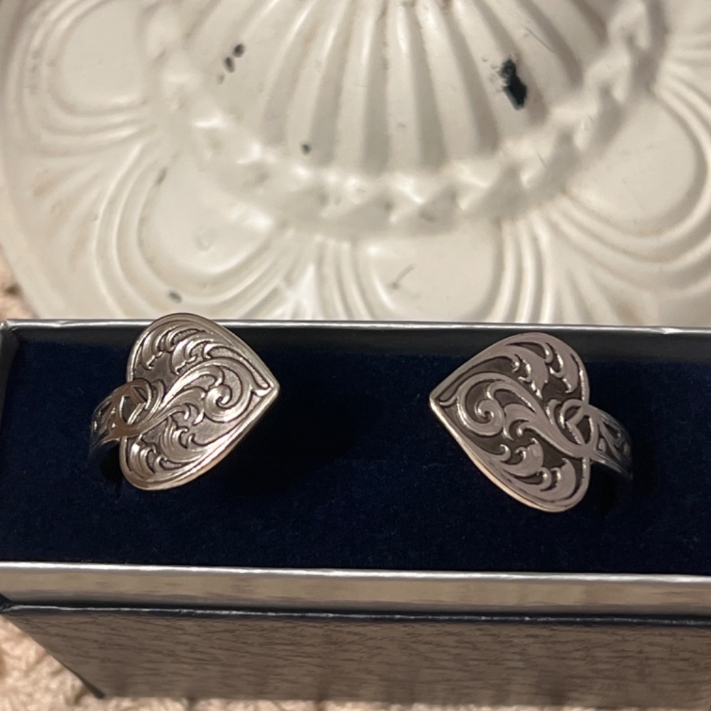 Montana Silversmiths, Ladies Ace of Hearts Cuff Bracelet - Picture 3 of 10
